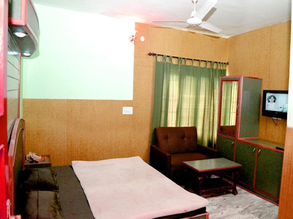 Kasauli Hotel Puri Room photo