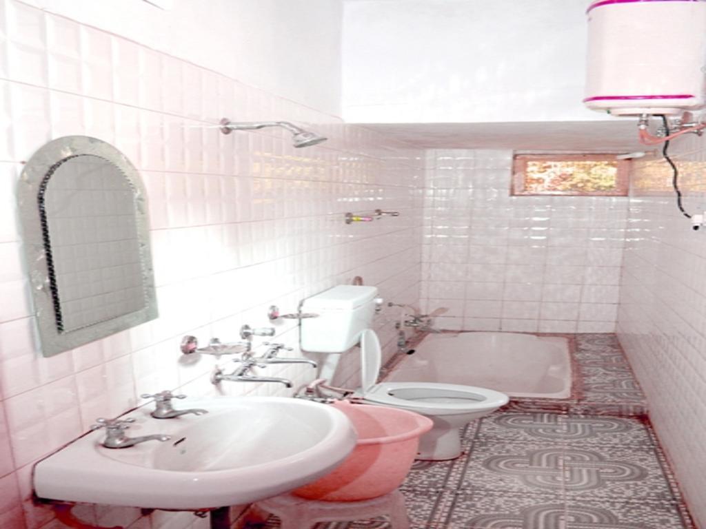 Kasauli Hotel Puri Room photo