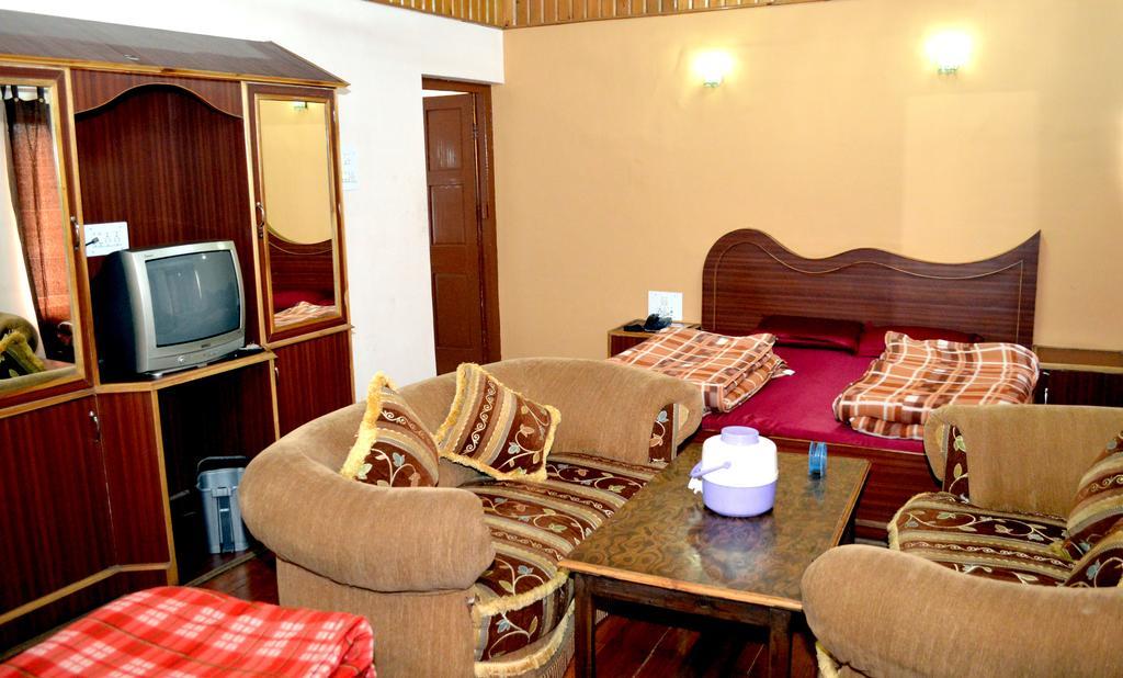 Kasauli Hotel Puri Room photo