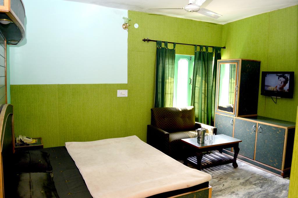 Kasauli Hotel Puri Room photo