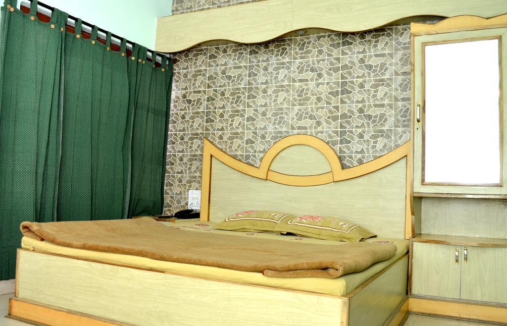 Kasauli Hotel Puri Room photo